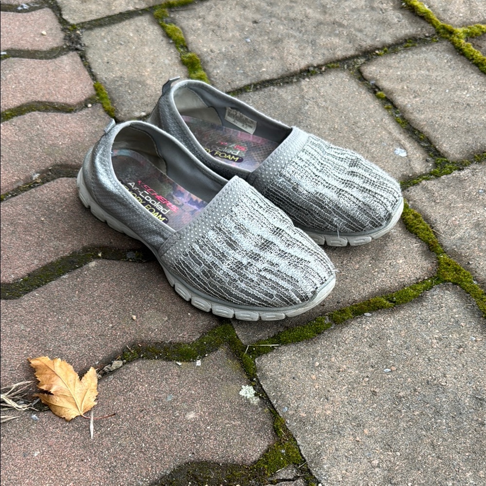 Sketchers memory foam Gray Knit Slip-On Sneakers with Ribbed Texture